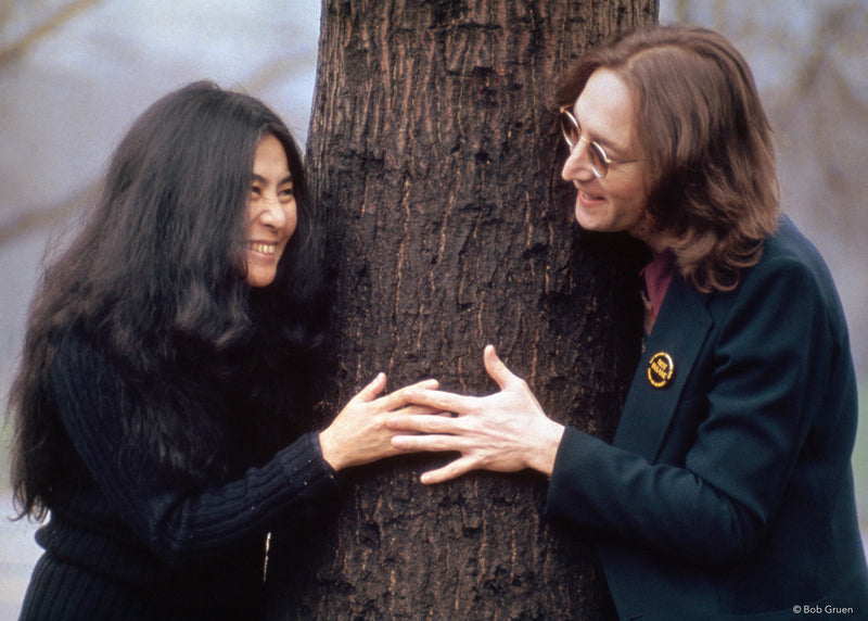 John Lennon & Yoko Ono. NY, 1973, photographed by Bob Gruen.