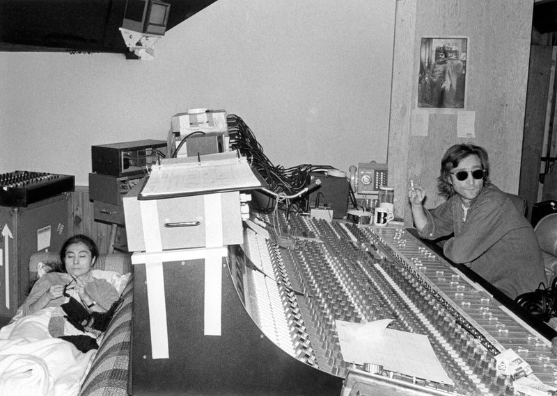John Lennon & Yoko Ono. Knitting Hit Factory, NYC, 1980, photographed by Bob Gruen.