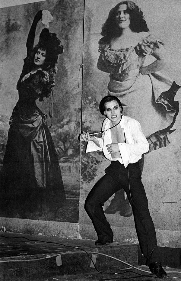 Dave Vanian by Ebet Roberts. CBGB. NYC, 1977