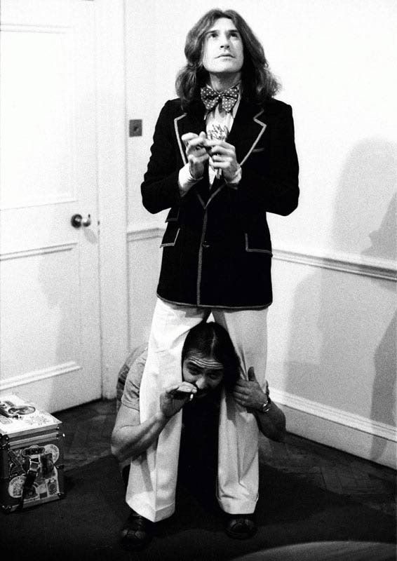 Ray and Dave Davies. London, 1973
