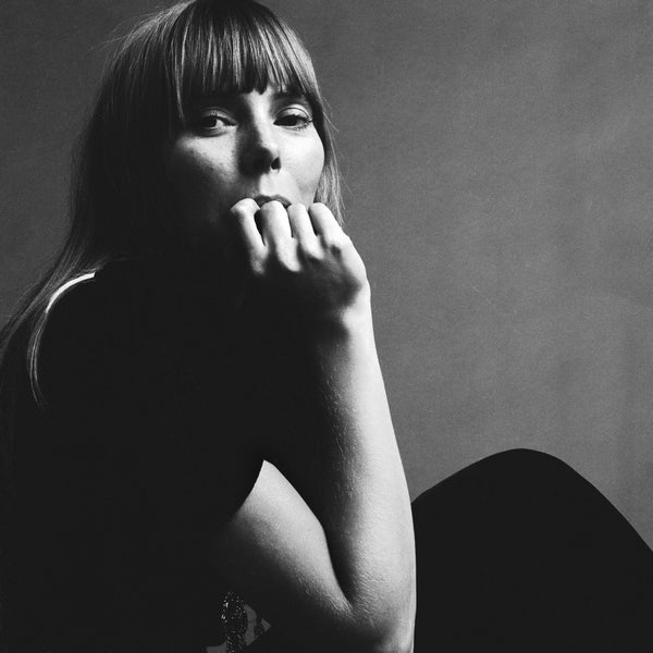 Joni Mitchell - Hand on her Chin, 1968