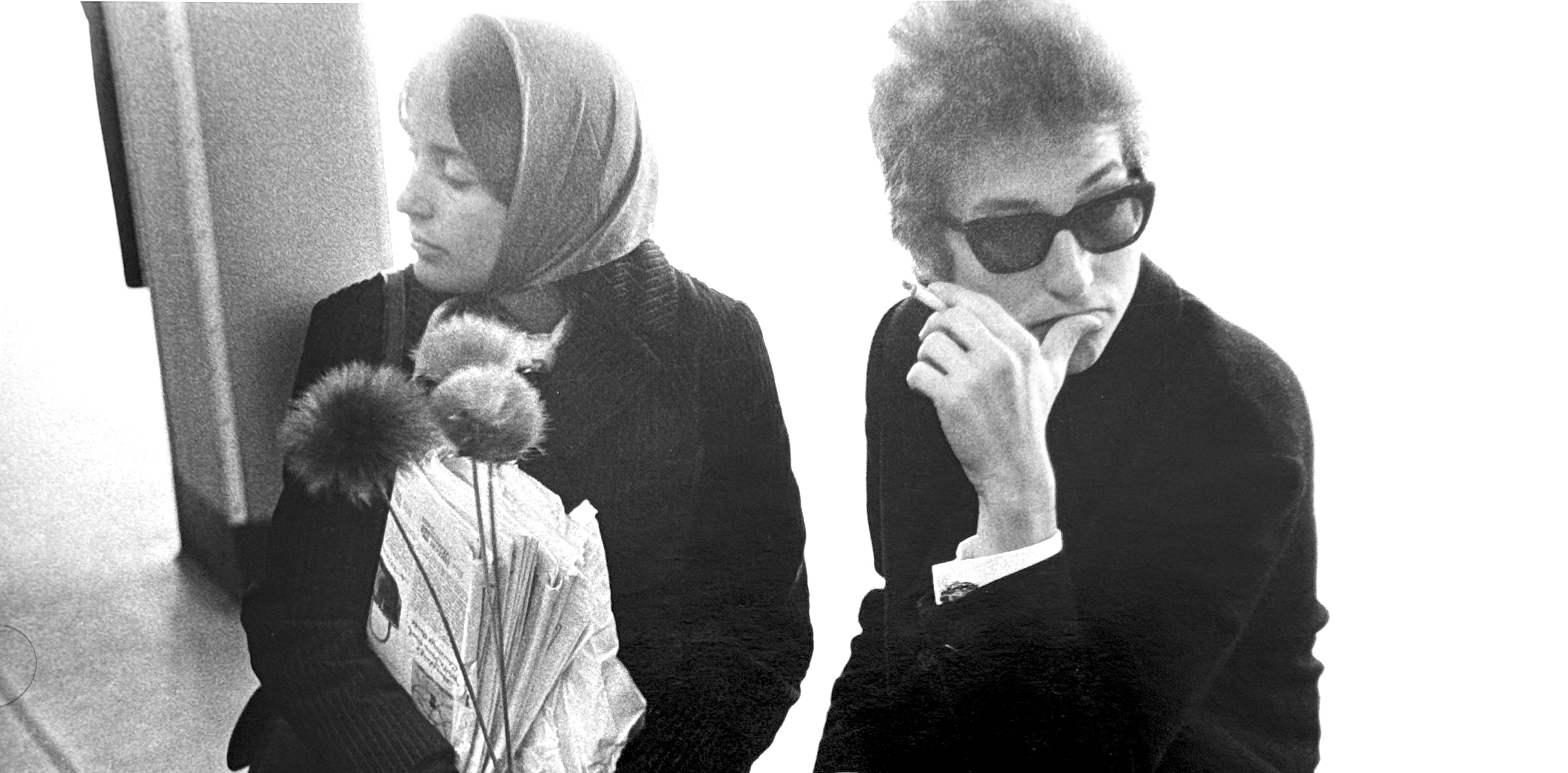 Bob Dylan and Joan Baez at the airport in Buffalo, New York, 1964, photograph by Daniel Kramer