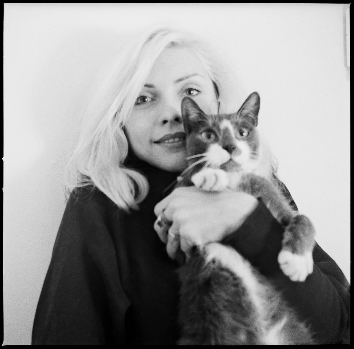 Debbie Harry with cat, New York City, 1977