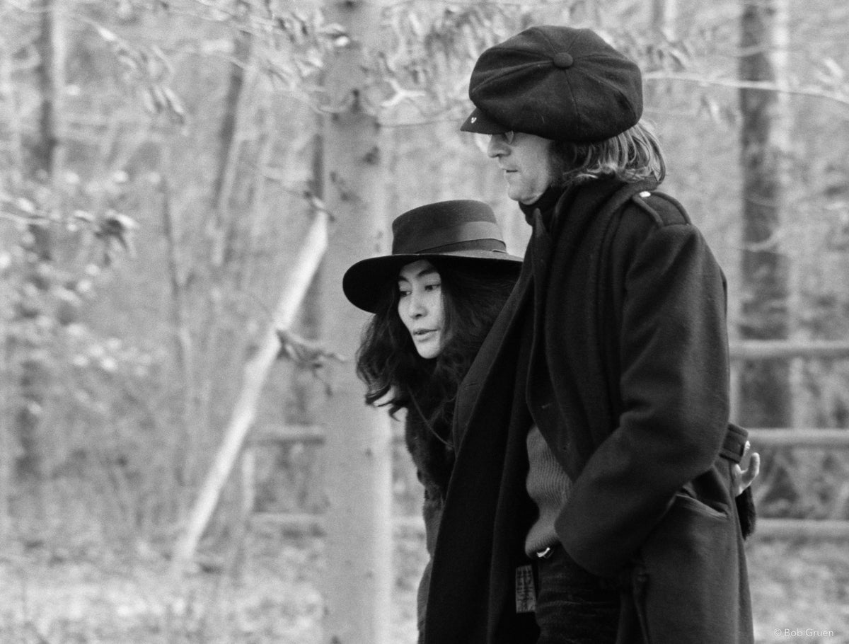 John Lennon & Yoko Ono. NY, 1973, photographed by Bob Gruen.