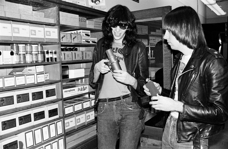 Joey and Johnny Ramone in the microphone department, 1976