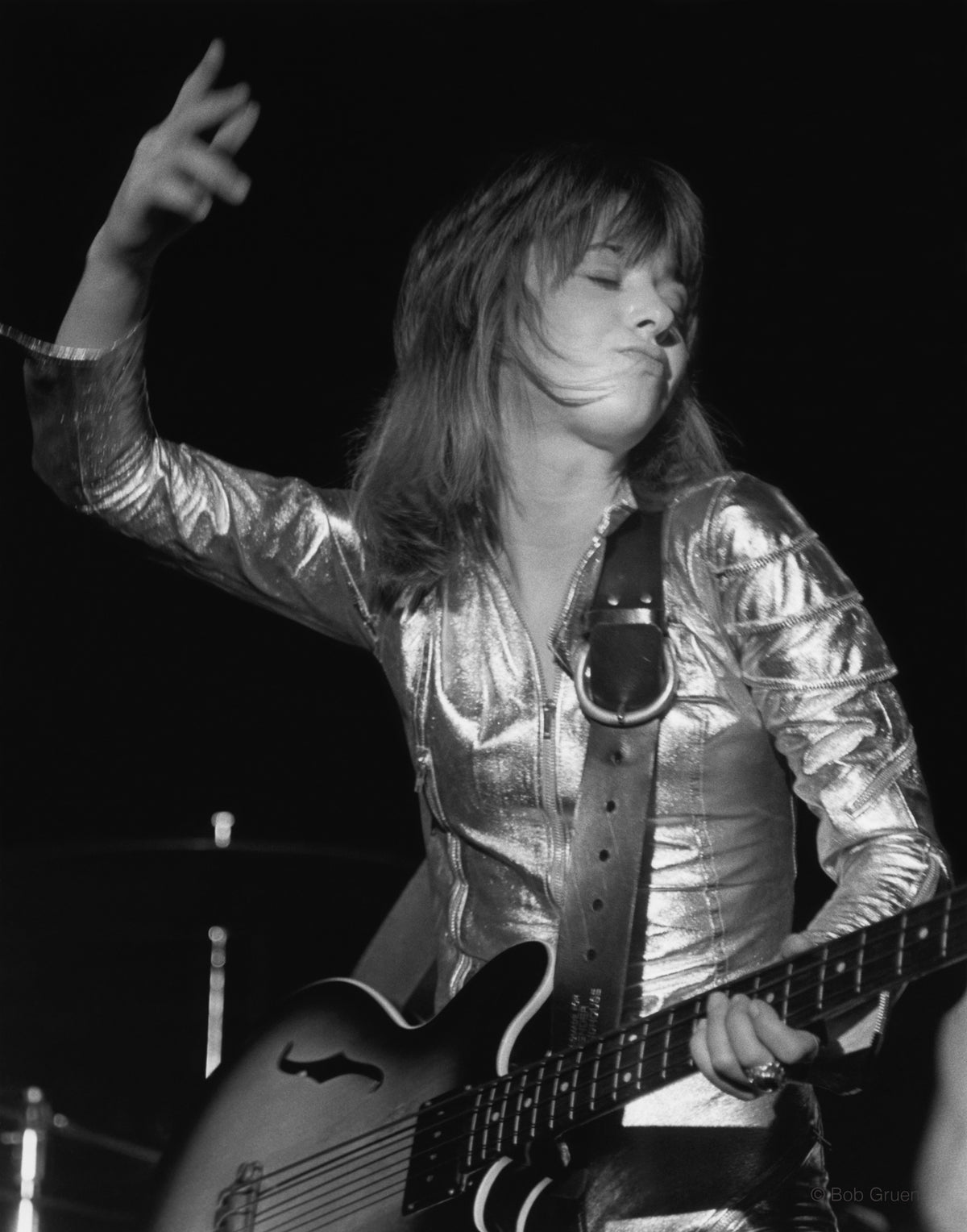 Suzi Quatro, Bottom Line, NYC. April 21, 1974, photographed by Bob Gruen.