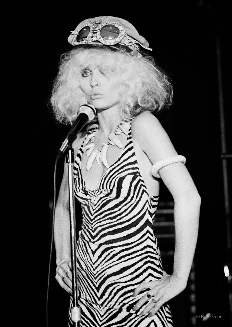 Debbie Harry. Max's Kansas City, NYC. July 1976, photographed by Bob Gruen.